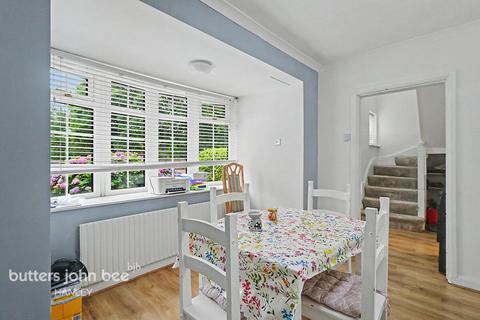 3 bed property, in Hanley Road, £190,000