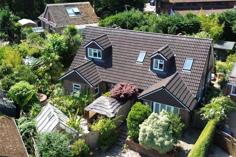5 bed property, in Lawday Link, £795,000