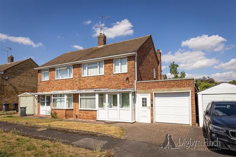 3 bed property, in Chatsworth Avenue, £290,000