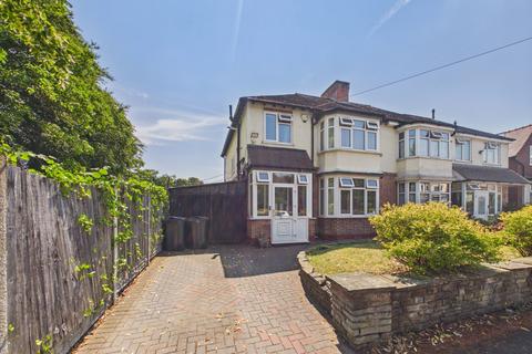 4 bed property, in Endwood Court Road, £330,000