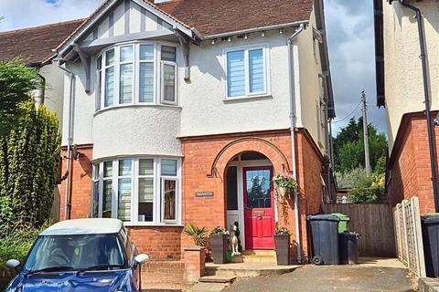 3 bed property, in Hereford Road, £390,000