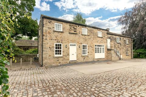 3 bed property, in The Stables, £360,000