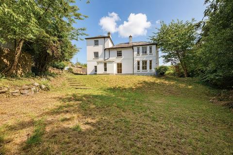 8 bed property, in Dean Terrace, £425,000