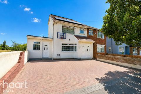 5 bed property, in Shakespeare Avenue, £750,000