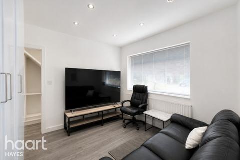 5 bed property, in Shakespeare Avenue, £750,000