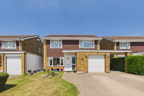 4 bed property, in Lycrome Road, £735,000
