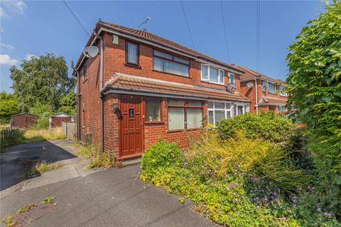 2 bed property, in Field Road, £150,000