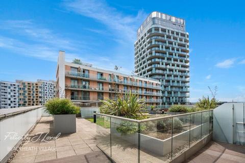 1 bed property, in Loampit Vale, £300,000