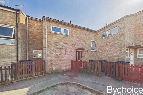 3 bed property, in Fritton Court, £215,000