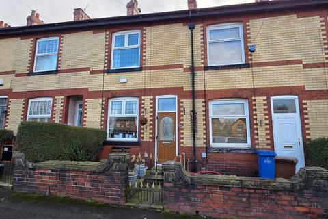 2 bed property, in Springfield Avenue, £180,000