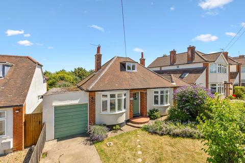 3 bed property, in Crow Furlong, £600,000