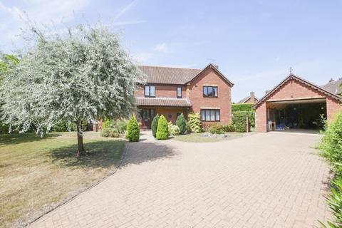 5 bed property, in Hadleigh Road, £700,000