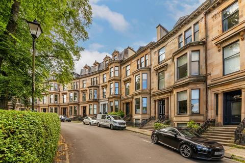 3 bed property, in Athole Gardens, £750,000