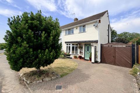 3 bed property, in Goddington Road, £650,000