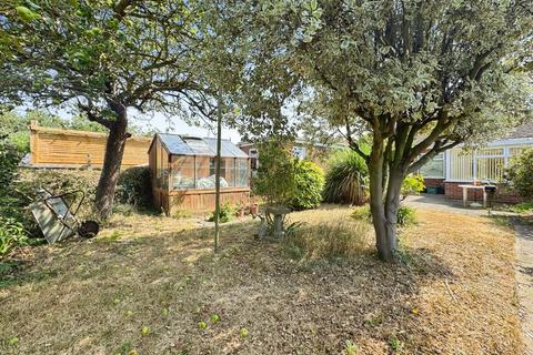 2 bed property, in Dover Road, £235,000