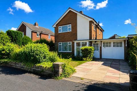 3 bed property, in Maple Close, £270,000