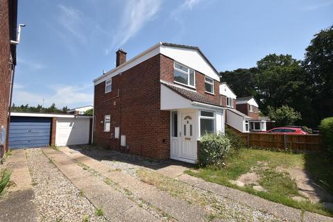 4 bed property, in Birch Court, £280,000