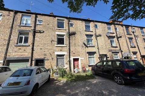 3 bed property, in Ratcliffe terrace, £110,000