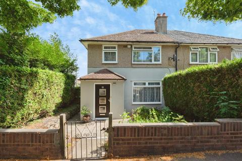 3 bed property, in Manor Road, £375,000