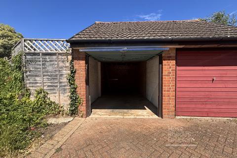 Land, in Kestrel Way, £15,000