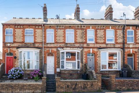 3 bed property, in Greenway Road, £300,000