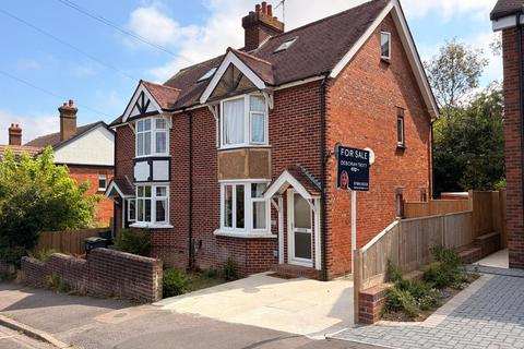 3 bed property, in Weald View Road, £525,000