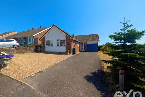 3 bed property, in Yeoman Gardens, £425,000