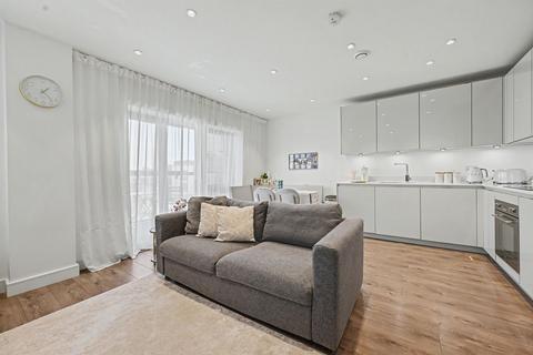 2 bed property, in Neasden Lane, £425,000
