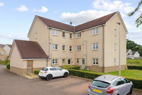 2 bed property, in Whitehouse Gardens, £170,000