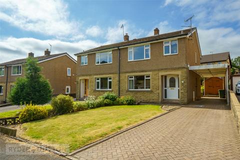 3 bed property, in Moorcroft Park Drive, £290,000