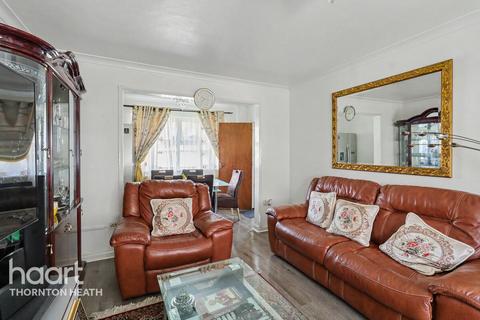 4 bed property, in Kensington Avenue, £475,000