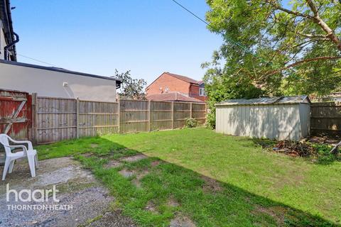 4 bed property, in Kensington Avenue, £500,000