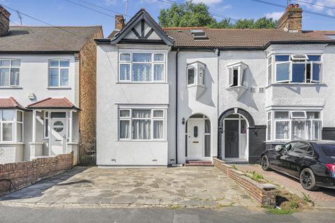 4 bed property, in Westward Road, £625,000