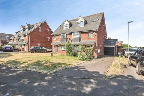 6 bed property, in College Road, £450,000