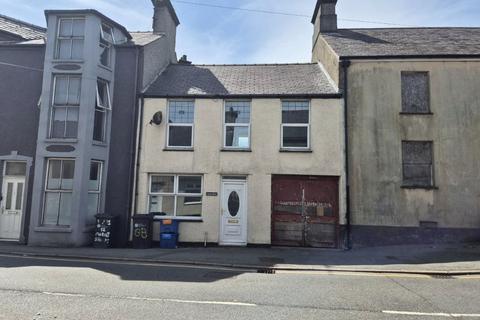 3 bed property, in George Bach, £125,000