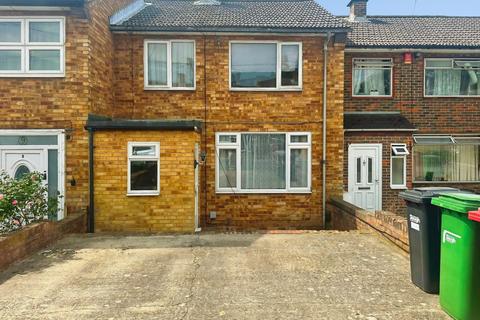 3 bed property, in Lower Lees Road, £325,000