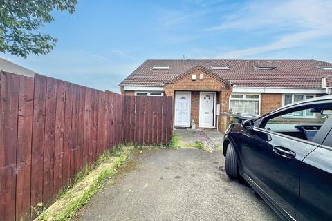1 bed property, in Northumbrian Way, £80,000