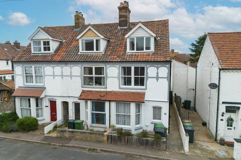 4 bed property, in George Street, £375,000
