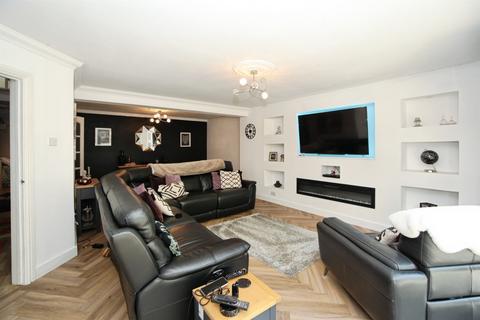 6 bed property, in Lower Francis Street, £450,000