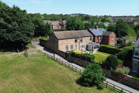 5 bed property, in Mill Lane, £525,000