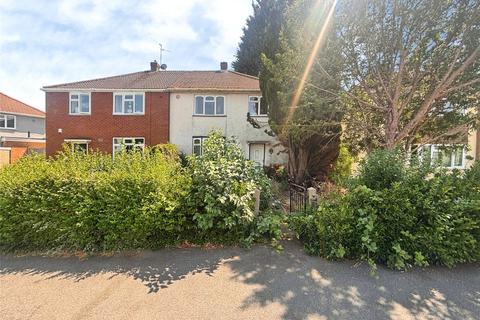 3 bed property, in Hampton Road, £260,000