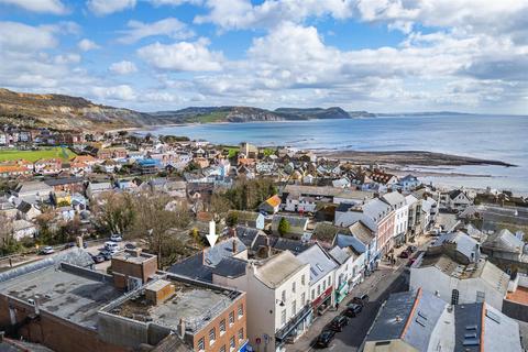4 bed property, in Lyme Regis, £595,000
