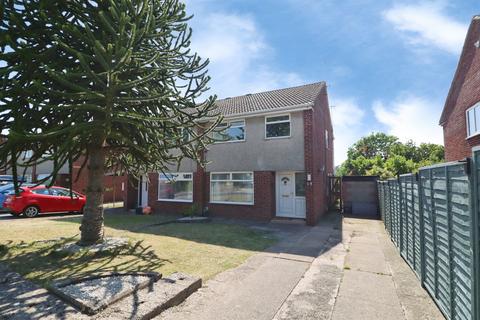 3 bed property, in Ravenshoe Road, £270,000