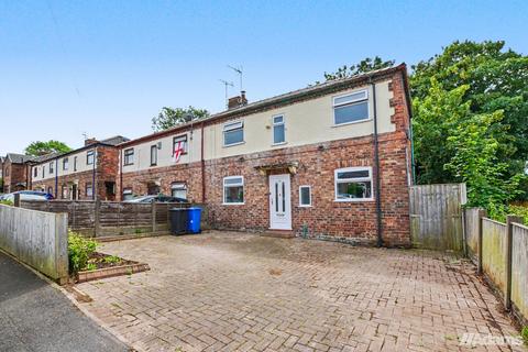 3 bed property, in Stenhills Crescent, £175,000