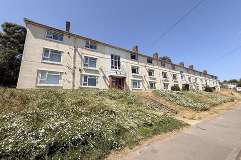 2 bed property, in SOUTHAMPTON, £145,000