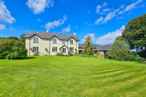 6 bed property, in Moretonhampstead, £1,200,000
