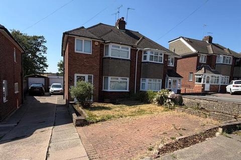 3 bed property, in Pomeroy Road, £300,000