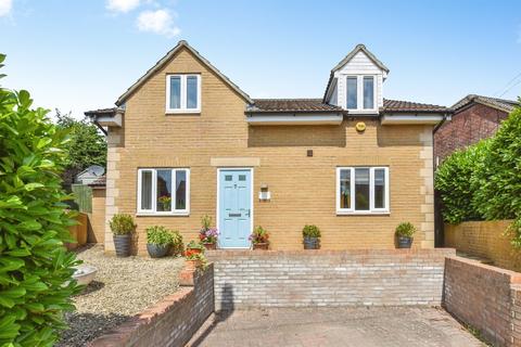 3 bed property, in Rossiters Road, £500,000