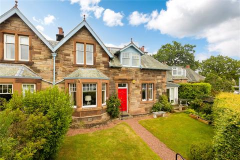 5 bed property, in Pentland Avenue, £835,000