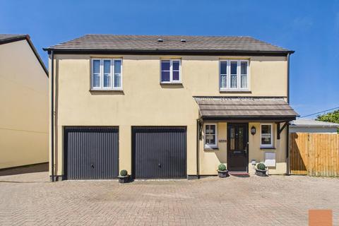 4 bed property, in Truthan View, £290,000